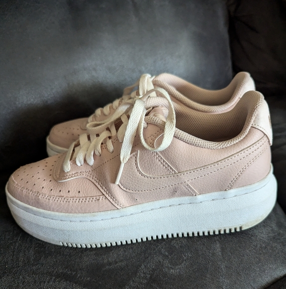 Nike Women's Court Vision Alta Shoes, size 9 - Picture 4 of 7